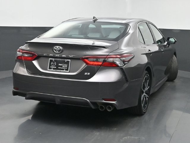 Used 2024 Toyota Camry SE FWD image 3