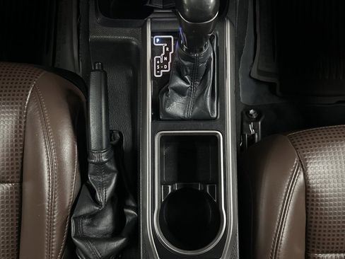 Used 2022 Toyota Tacoma Limited image 23