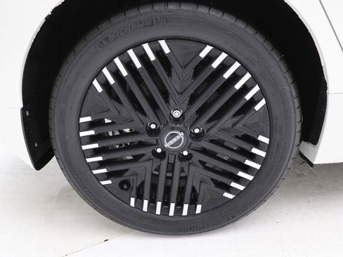 Used 2023 Nissan Leaf SV Plus image 11