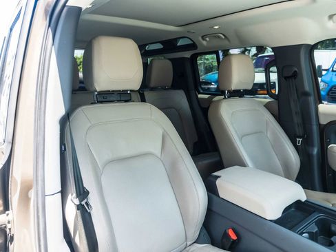 Used 2023 Land Rover Defender 110 S image 18