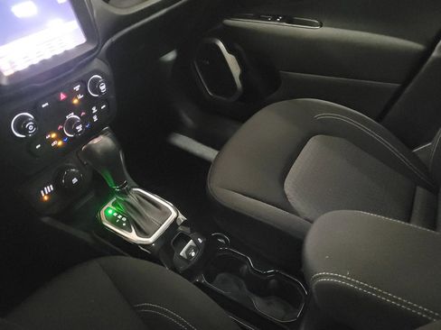Used 2021 Jeep Renegade Latitude w/ Sun & Sound Group AWD/4WD image 26
