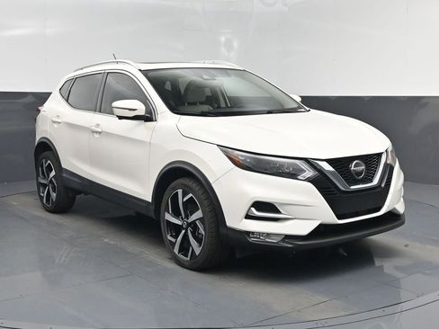 Used 2020 Nissan Rogue Sport SL w/ Premium Package FWD image 8