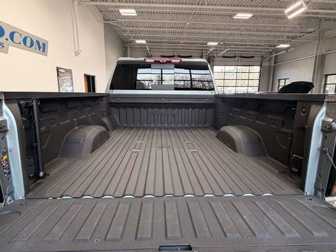 Used 2024 GMC Sierra 3500 AT4 w/ AT4 Premium Plus Package AWD/4WD image 8