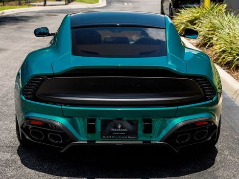Used 2025 Aston Martin Vanquish RWD image 4