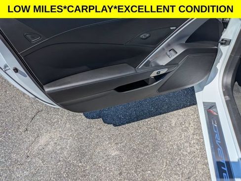 Used 2019 Chevrolet Corvette Stingray Coupe w/ 1LT RWD image 9
