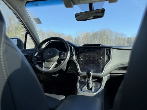 Used 2022 Subaru Outback Limited image 2