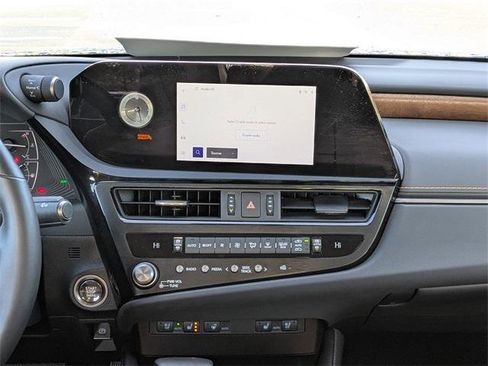 Certified 2025 Lexus ES 350 w/ Premium Package image 17