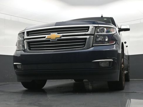 Used 2019 Chevrolet Suburban Premier RWD image 30