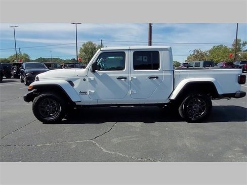 New 2025 Jeep Gladiator Sport image 25