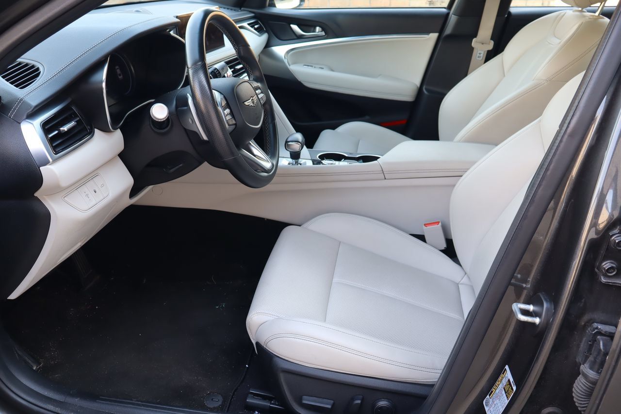 Used 2025 Genesis G70 2.5T RWD image 14