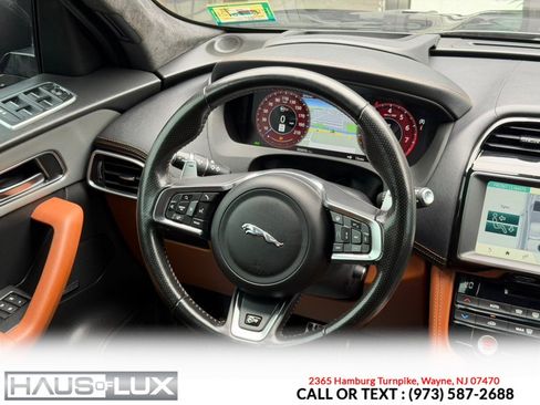 Used 2019 Jaguar F-PACE SVR AWD/4WD image 23