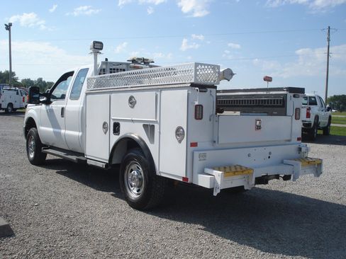 Used 2016 Ford F250 XL w/ Power Equipment Group image 7