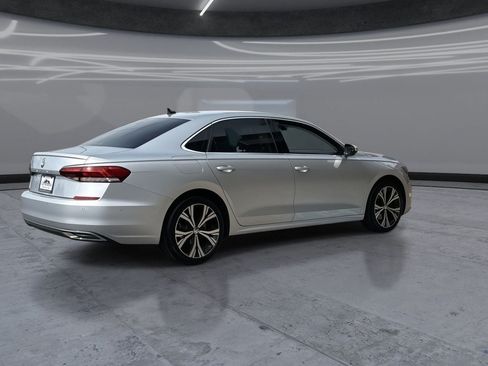 Used 2020 Volkswagen Passat 2.0T SEL FWD image 5