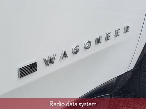 Used 2024 Jeep Wagoneer Series II w/ Flexible Seating Group AWD/4WD image 7
