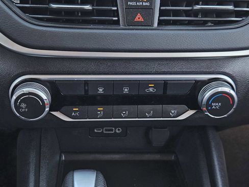 Used 2022 Nissan Altima 2.5 SV image 19