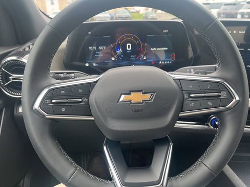 New 2026 Chevrolet Equinox LT w/ Convenience Package II FWD image 20