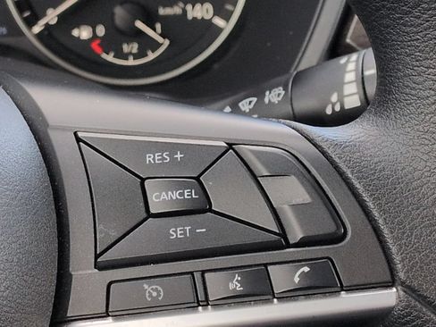 Used 2025 Nissan Altima 2.5 SV FWD image 21