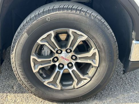 Used 2026 GMC Sierra 1500 SLT AWD/4WD image 9