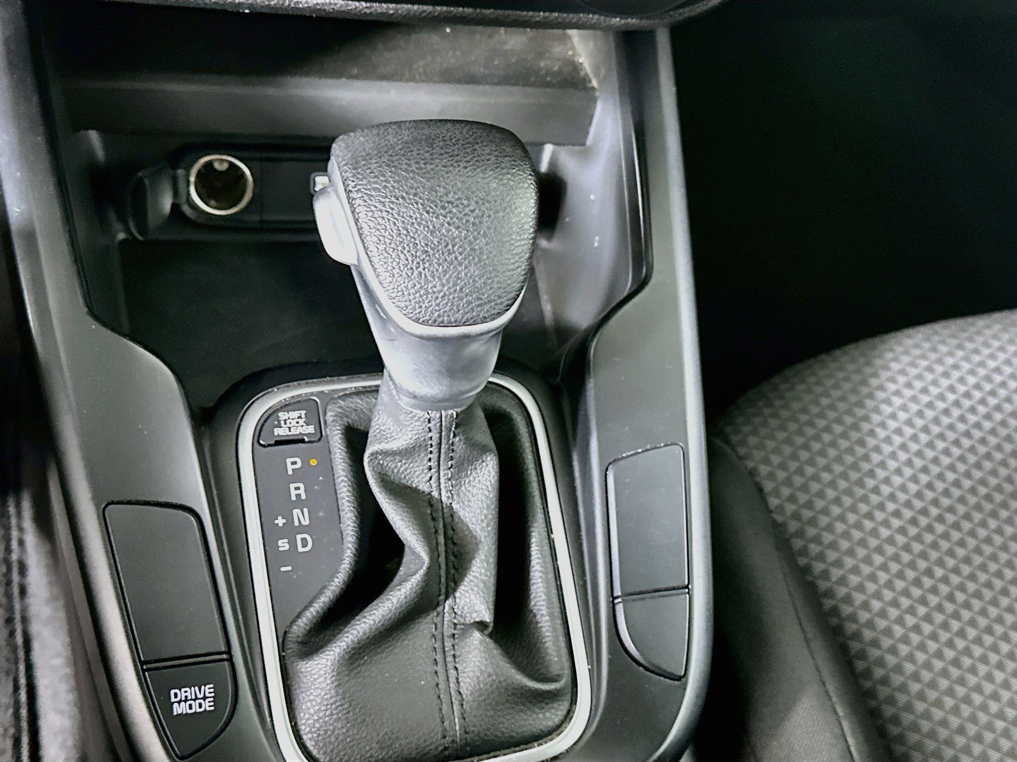 Used 2025 Kia Soul LX w/ LX Technology Package FWD image 23
