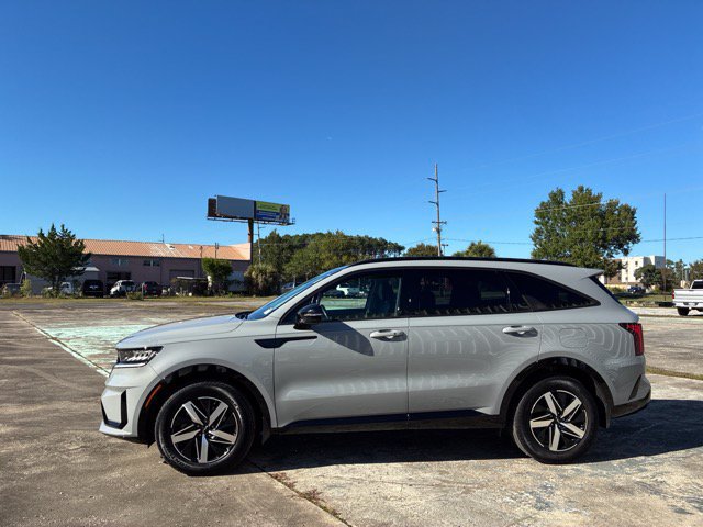 Used 2023 Kia Sorento EX w/ Panoramic Sunroof Package FWD image 6
