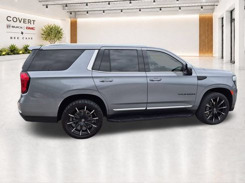 Used 2022 GMC Yukon SLT w/ SLT Premium Package AWD/4WD image 13