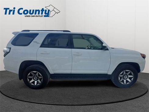 Certified 2024 Toyota 4Runner TRD Off-Road image 9