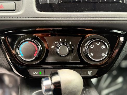 Used 2016 Honda HR-V LX image 24