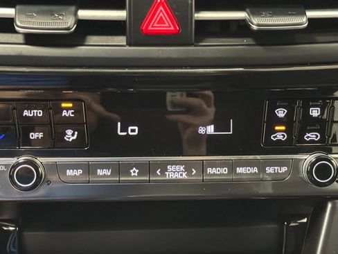 Used 2025 Kia Seltos X-Line AWD/4WD image 17
