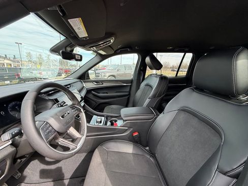 New 2026 Jeep Grand Cherokee Altitude AWD/4WD image 12