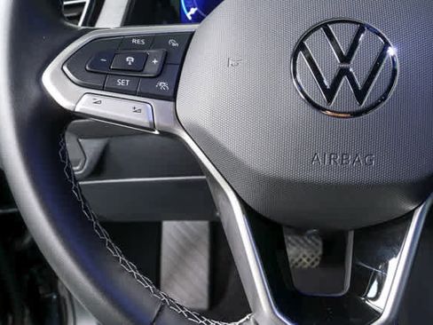 Certified 2025 Volkswagen Atlas Cross Sport SE FWD image 13