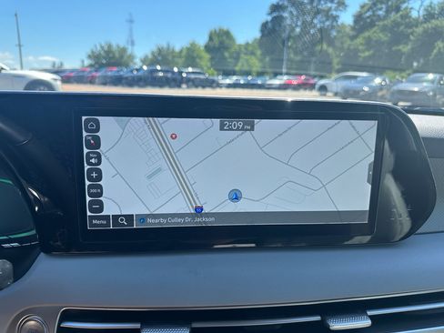 Used 2025 Hyundai Palisade SEL FWD image 15
