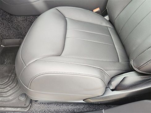 New 2026 Land Rover Range Rover SE image 17