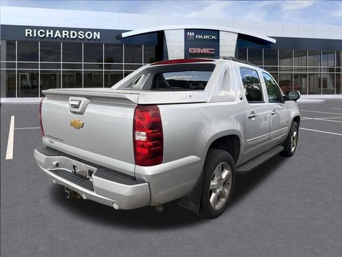 Used 2013 Chevrolet Avalanche LS w/ All-Star Edition AWD/4WD image 8