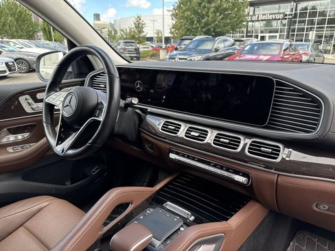 Used 2025 Mercedes-Benz GLE 350 4MATIC image 15