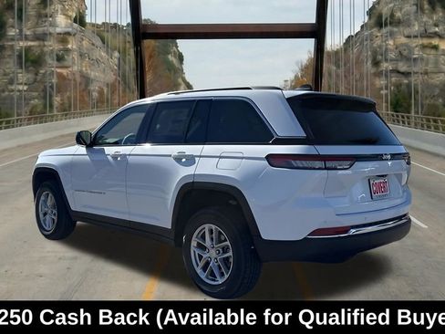 New 2025 Jeep Grand Cherokee Laredo X w/ Luxury Tech Group I RWD image 7