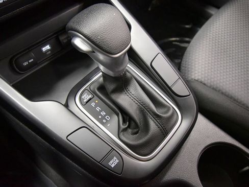 Certified 2025 Kia Soul LX w/ LX Technology Package FWD image 25