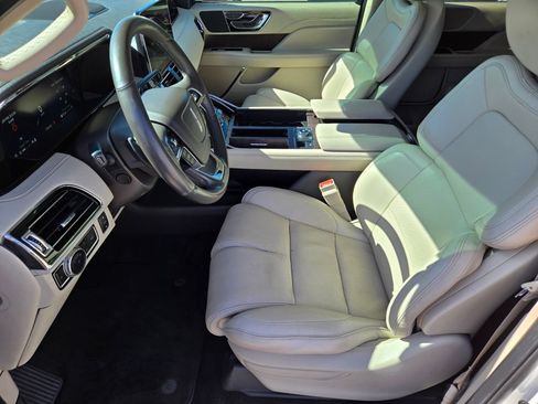 Used 2021 Lincoln Navigator 4WD image 13