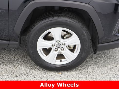 Used 2021 Toyota RAV4 XLE image 5