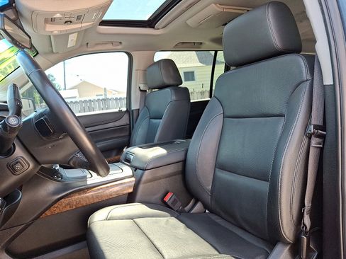 Used 2019 Chevrolet Suburban Premier AWD/4WD image 13