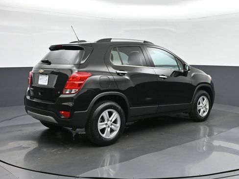 Used 2020 Chevrolet Trax LT w/ LT Convenience Package image 7