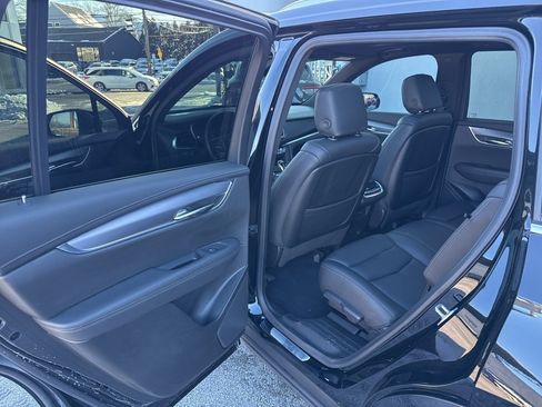 Used 2024 Cadillac XT6 Luxury image 20