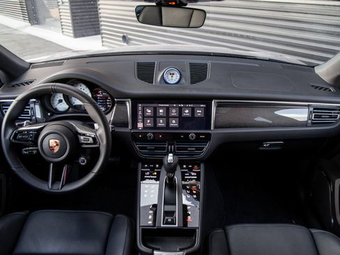 Certified 2026 Porsche Macan GTS AWD/4WD image 13