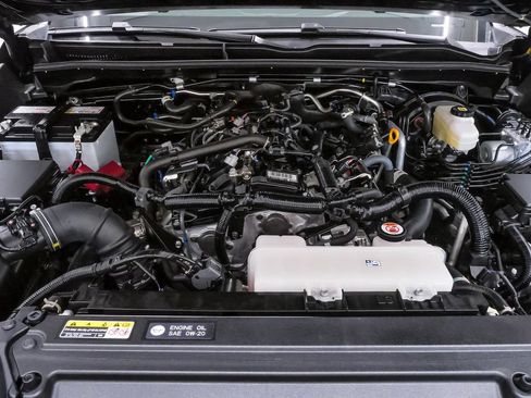 Used 2025 Toyota 4Runner SR5 RWD image 30