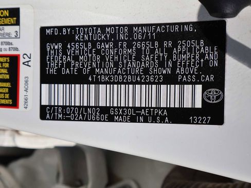 Used 2011 Toyota Avalon Limited image 41