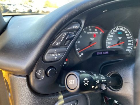 Used 2001 Chevrolet Corvette Coupe w/ Preferred Equipment Group2 image 23