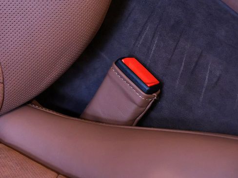 Certified 2025 Ferrari Purosangue AWD/4WD image 18