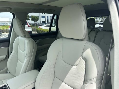 New 2026 Volvo XC90 T8 Ultra w/ Protection Package Premier AWD/4WD image 15