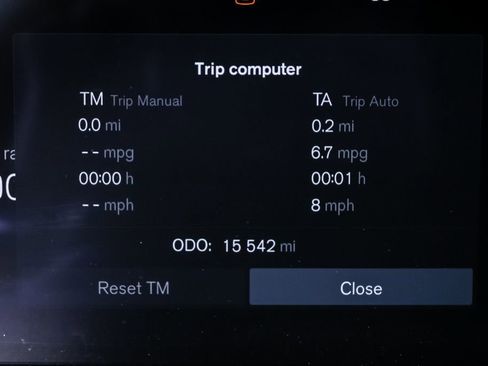 Certified 2025 Volvo XC40 B5 Plus image 13