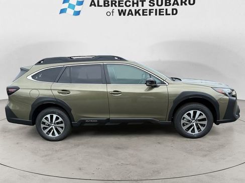 Used 2025 Subaru Outback Premium AWD/4WD image 6