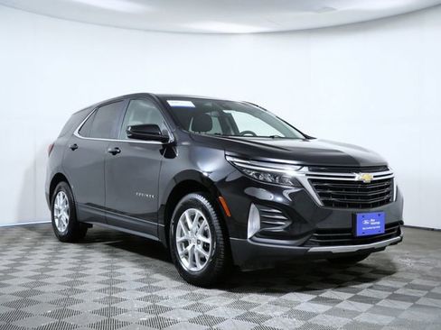 Used 2023 Chevrolet Equinox LT image 1